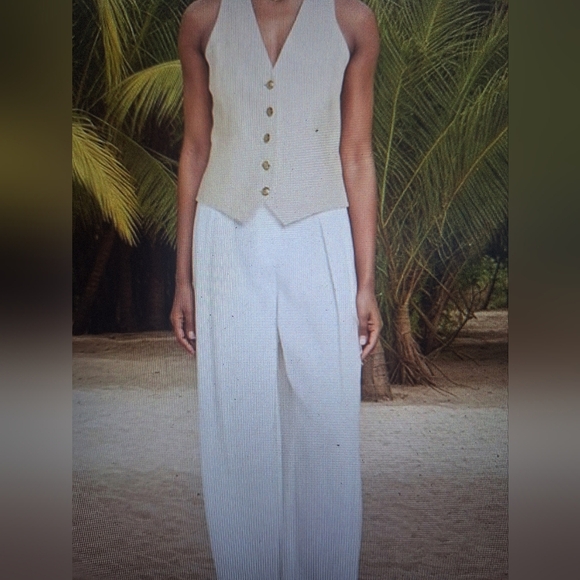 V-neck Lightweight Slim Trendy Vest With Pockets - Picture 3 of 9